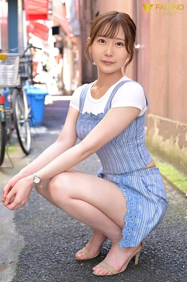 【12月出道新人AV女优】由衣阳菜,无人工添加的天然高个巨乳美少女