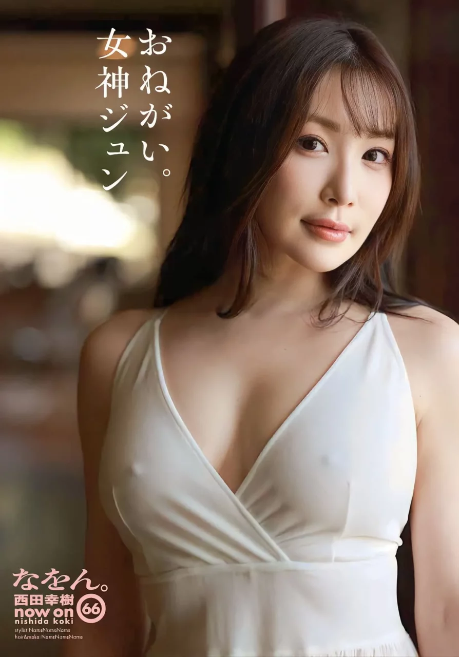 8man年度新人AV女优女神纯,人气女优写真展上引发讨论的注目新星