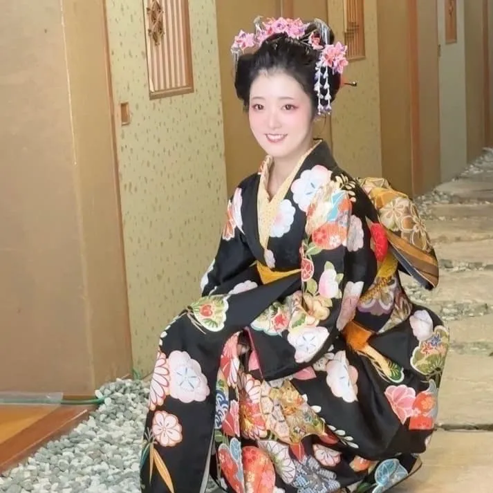 京都舞妓下海拍AV!新人女优贺川佳乃子舞妓身分不是设定,竟然是真的!?